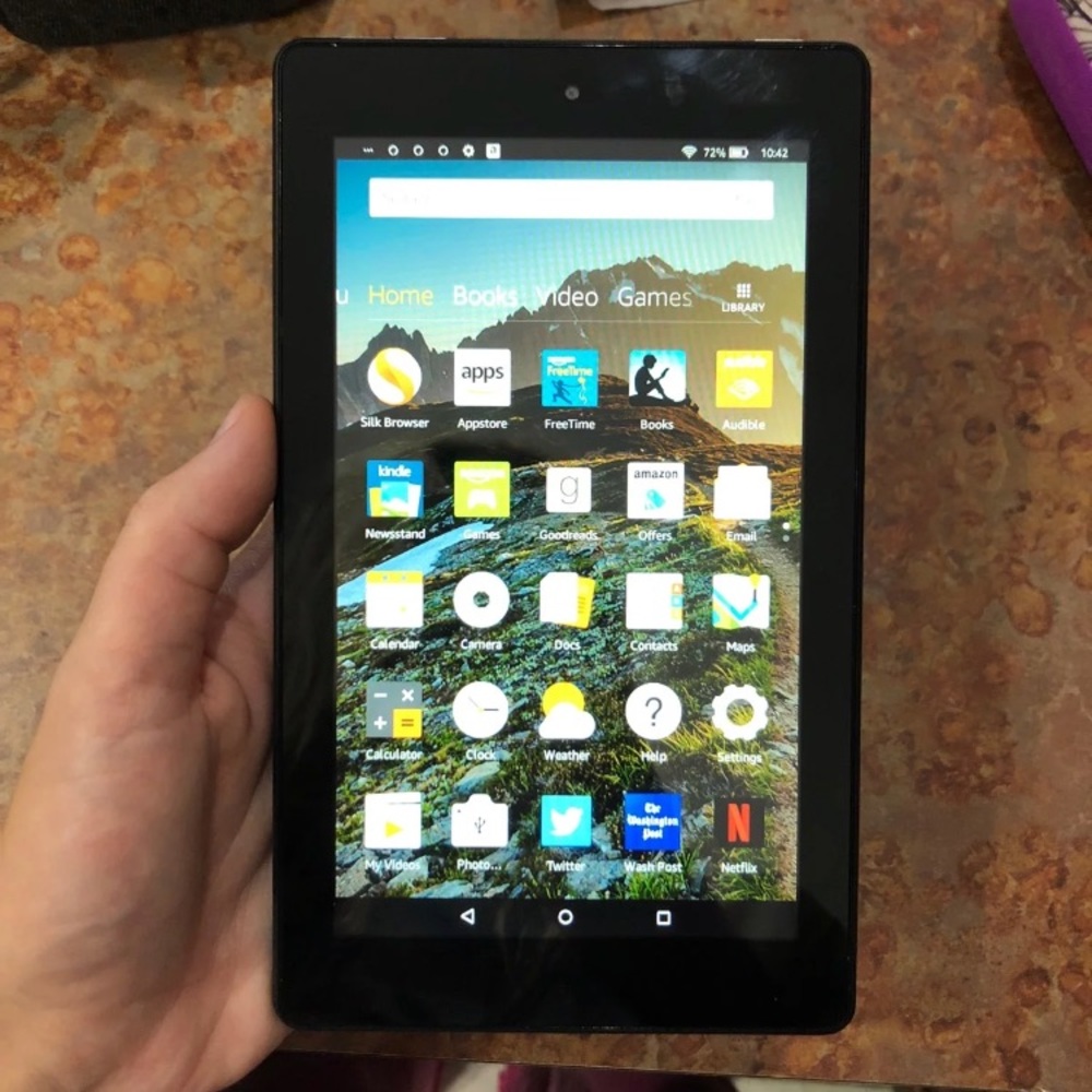 Amazon Fire tablet - Picture 2 of 2